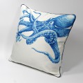 DK-116 Zierkissen mit Kunstmotiv „Octopus“ in blau auf cremeweiß, 40x40 cm