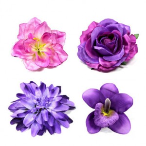 Ansteckblüten und Haarblüten in den Farben lila und violett